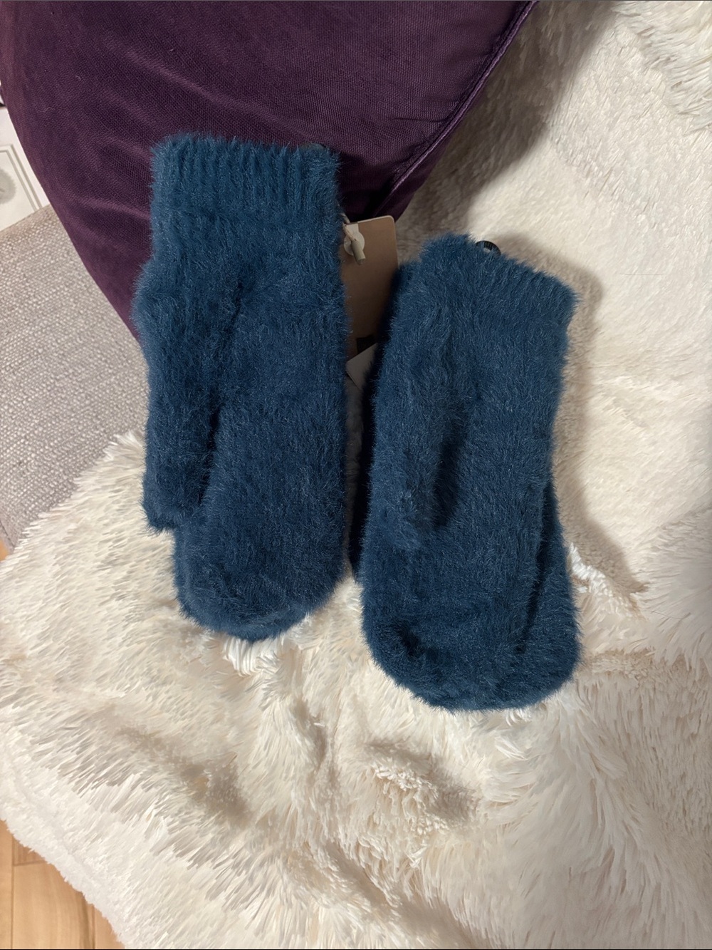 LOOK by M Fuzzy Teal Green Fleece Lined Mittens